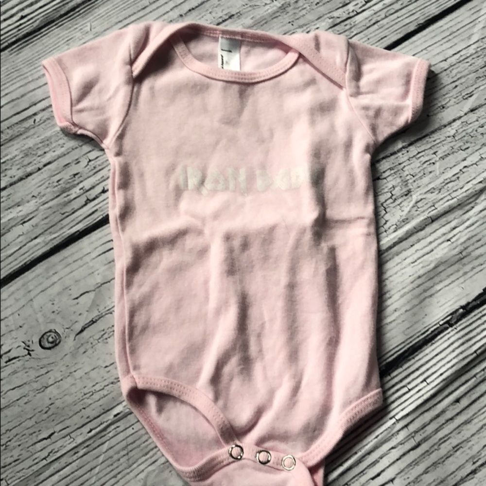 🍭*6/$30* Iron Maiden Girl’s onesie - 3-6 m